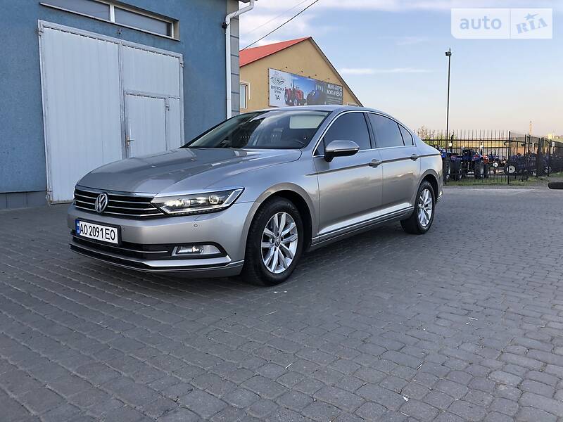 Седан Volkswagen Passat 2015 в Мукачевому