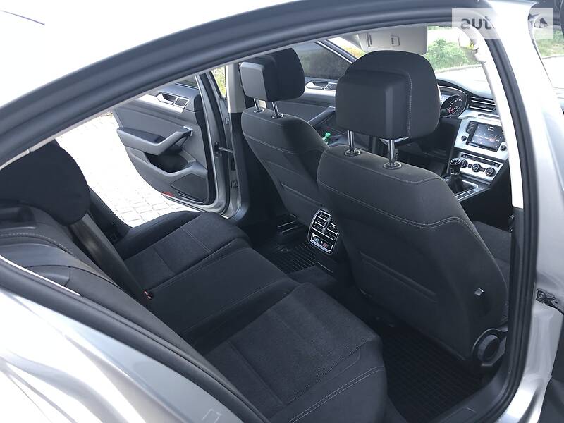 Седан Volkswagen Passat 2015 в Мукачевому