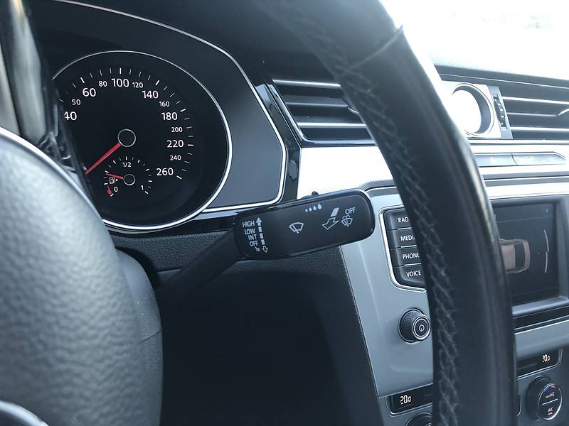 Седан Volkswagen Passat 2015 в Мукачевому