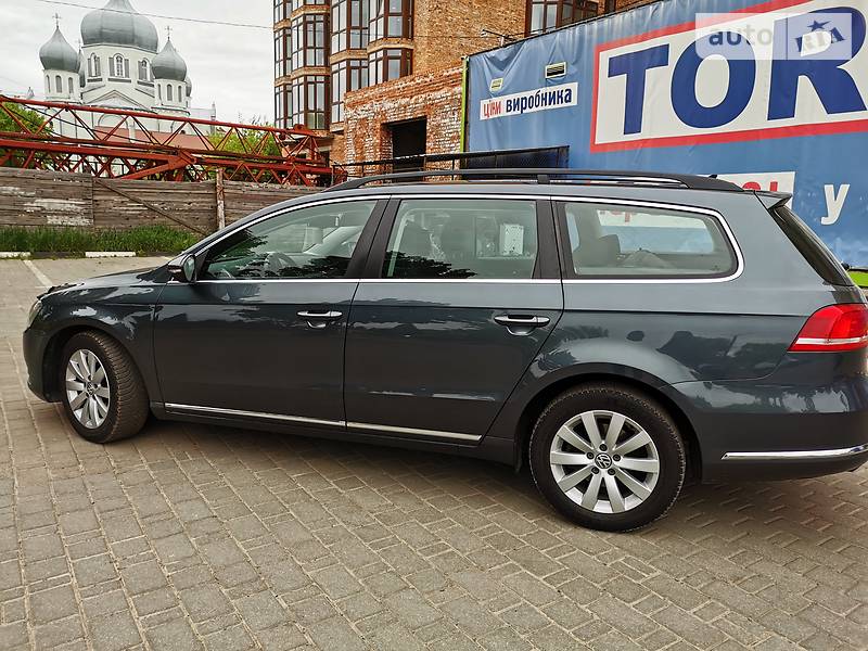 Універсал Volkswagen Passat 2012 в Калуші