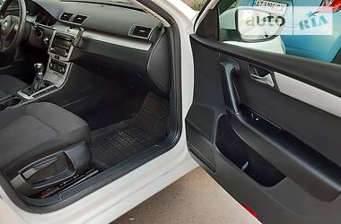 Універсал Volkswagen Passat 2011 в 