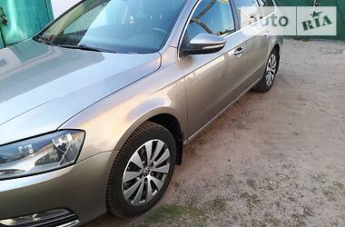 Універсал Volkswagen Passat 2011 в 