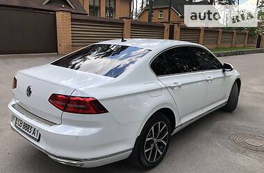 Седан Volkswagen Passat 2018 в Чернигове