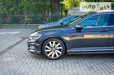 Универсал Volkswagen Passat 2015 в Черновцах