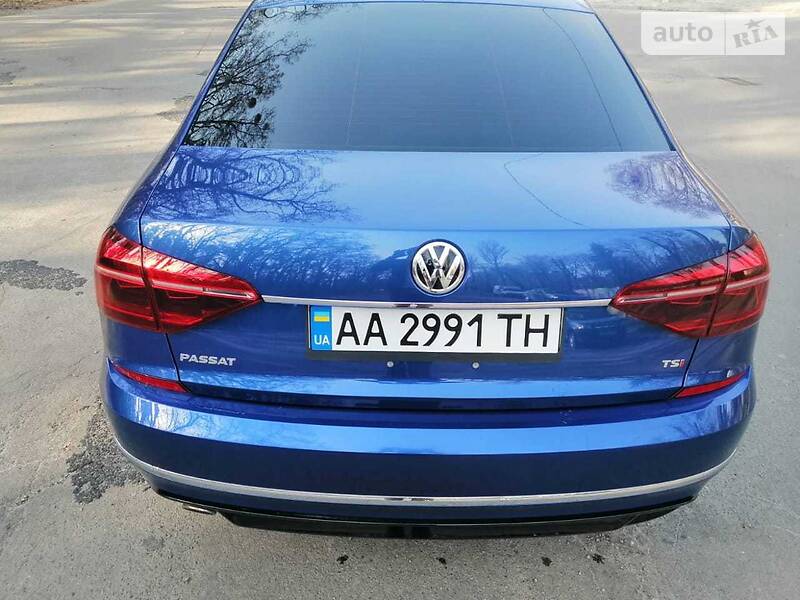 Седан Volkswagen Passat 2016 в Києві