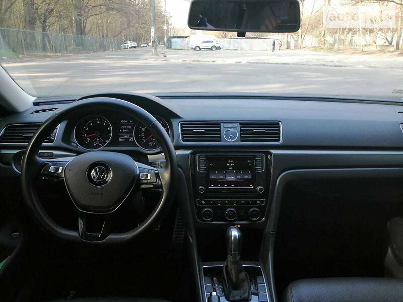 Седан Volkswagen Passat 2016 в Києві