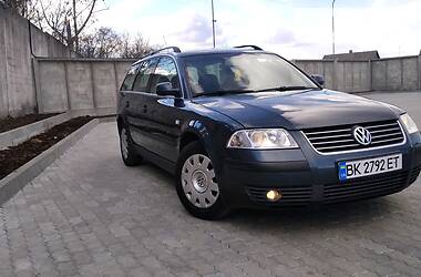 Универсал Volkswagen Passat 2002 в Сарнах