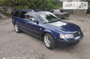 Універсал Volkswagen Passat 1999 в 