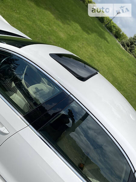 Седан Volkswagen Passat 2013 в Києві