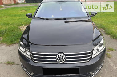 Універсал Volkswagen Passat 2012 в 