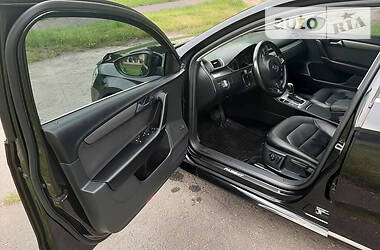 Універсал Volkswagen Passat 2012 в 