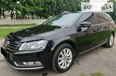 Універсал Volkswagen Passat 2012 в 