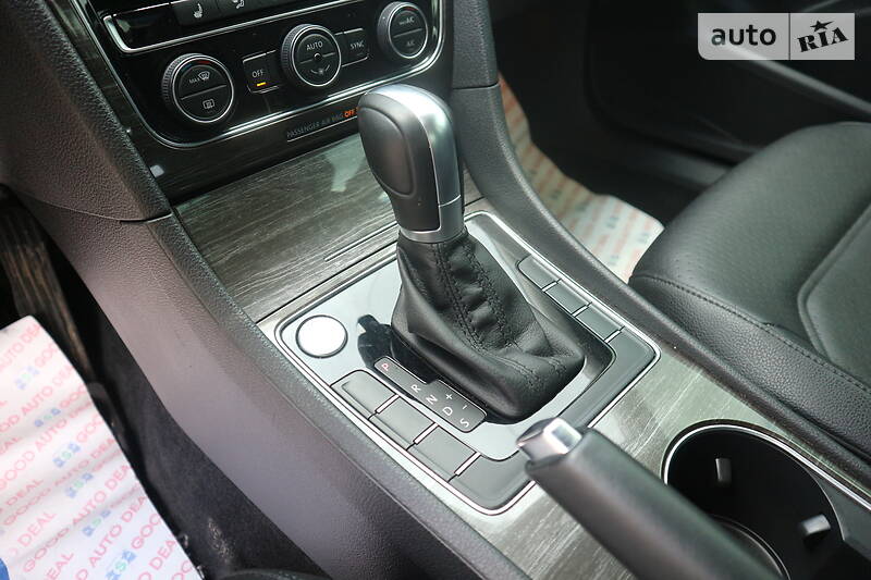 Седан Volkswagen Passat 2016 в Харькове