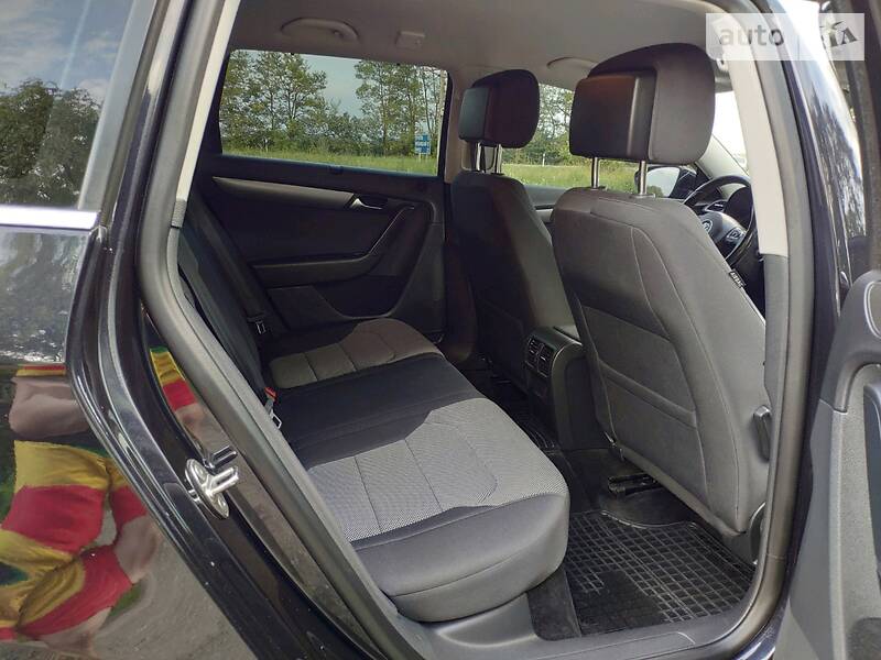 Універсал Volkswagen Passat 2012 в Тернополі
