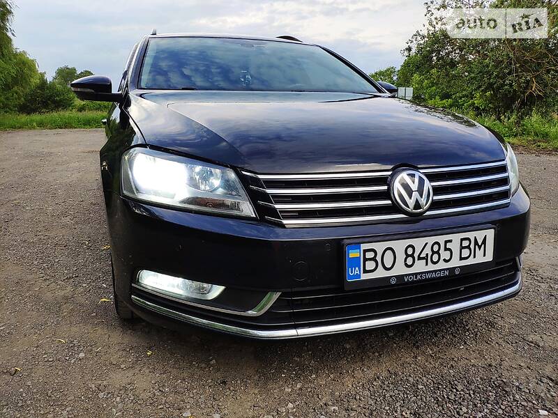 Універсал Volkswagen Passat 2012 в Тернополі
