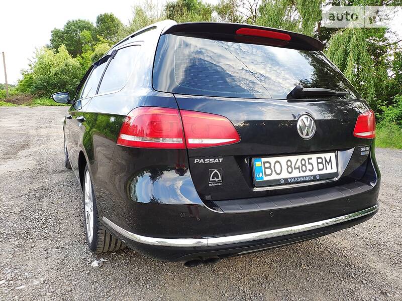 Універсал Volkswagen Passat 2012 в Тернополі