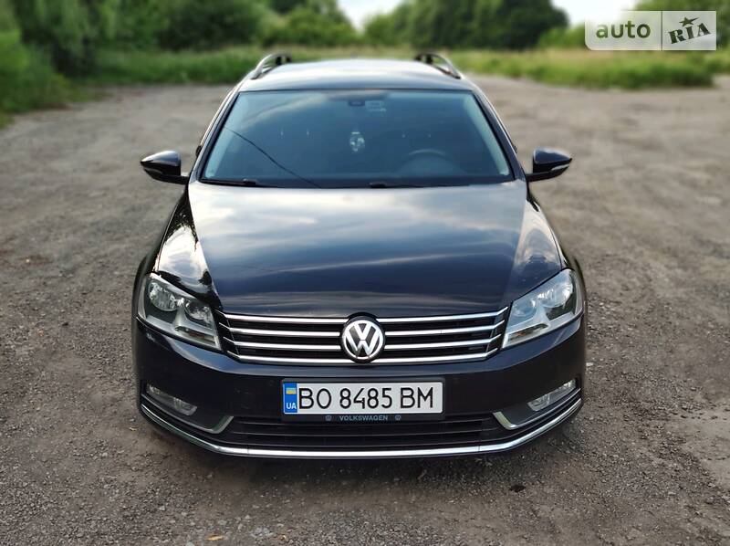 Універсал Volkswagen Passat 2012 в Тернополі