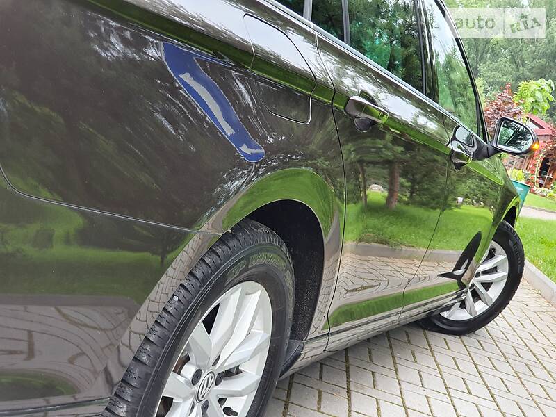 Універсал Volkswagen Passat 2015 в Дрогобичі