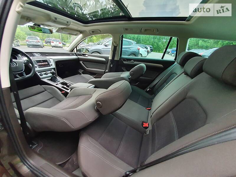 Універсал Volkswagen Passat 2015 в Дрогобичі