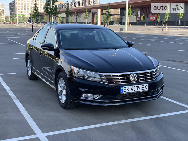 Седан Volkswagen Passat 2017 в Києві