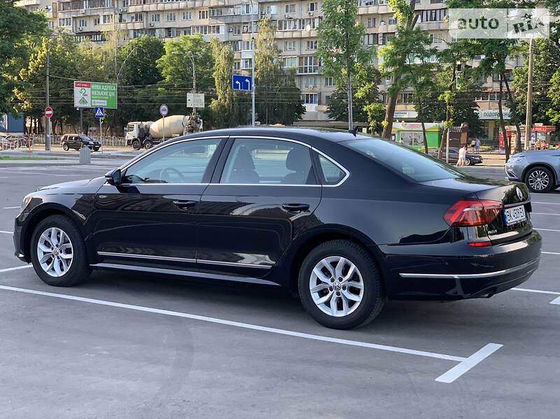 Седан Volkswagen Passat 2017 в Києві