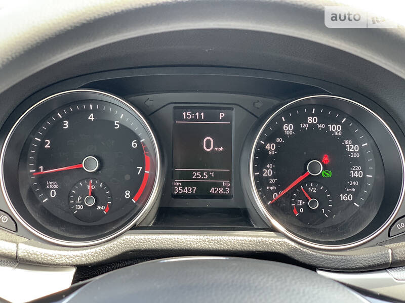 Седан Volkswagen Passat 2017 в Києві