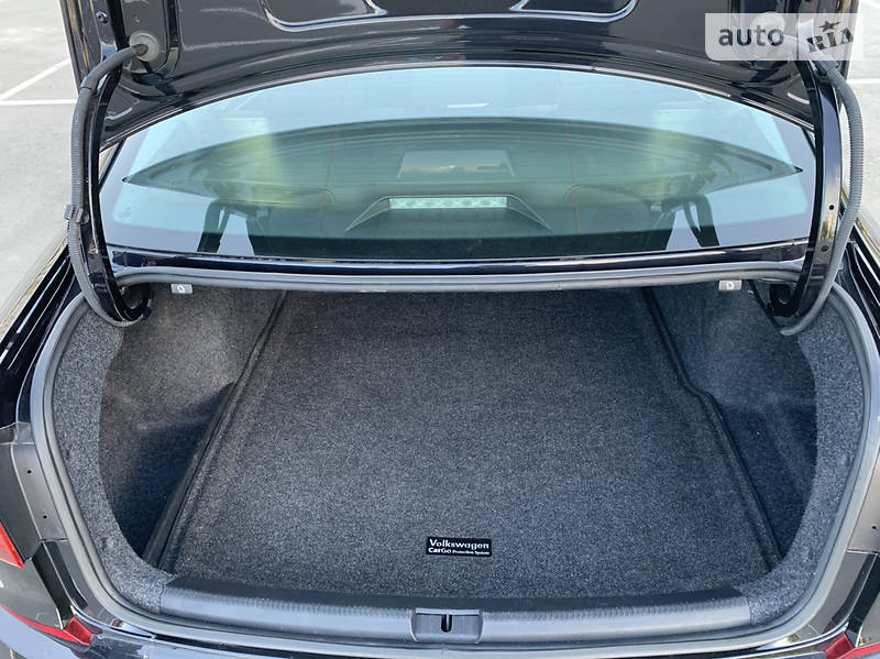 Седан Volkswagen Passat 2017 в Києві