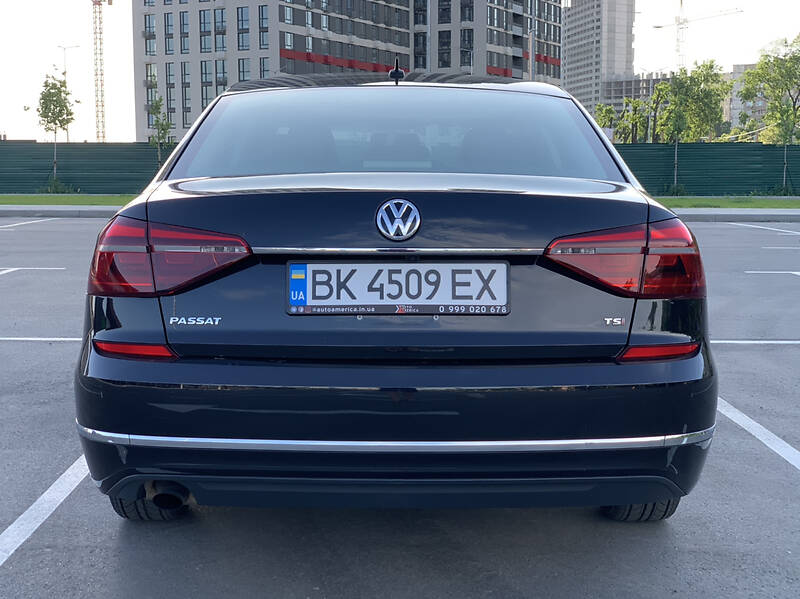 Седан Volkswagen Passat 2017 в Києві