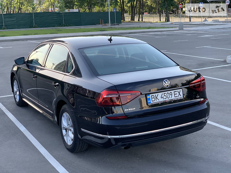 Седан Volkswagen Passat 2017 в Києві