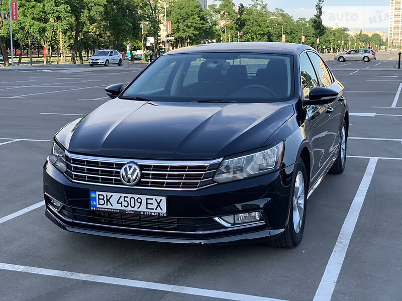 Седан Volkswagen Passat 2017 в Києві