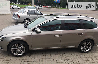Универсал Volkswagen Passat 2013 в Ровно