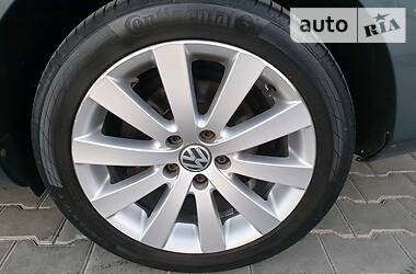 Універсал Volkswagen Passat 2012 в 