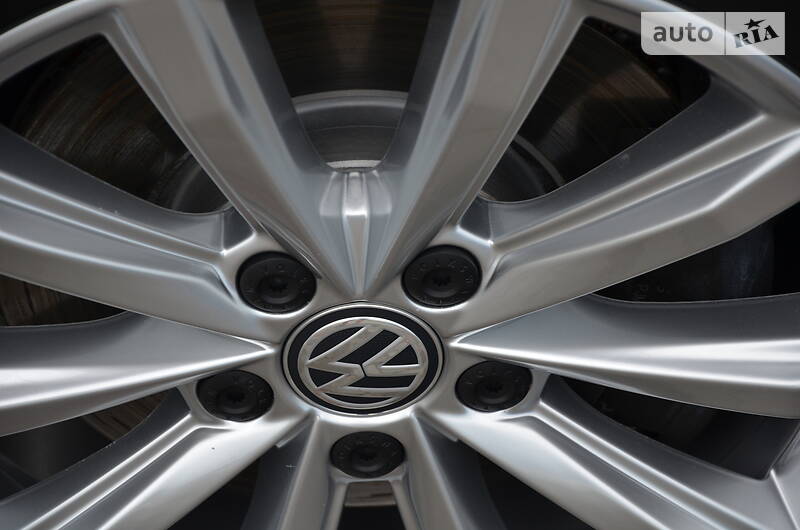 Універсал Volkswagen Passat 2015 в Луцьку