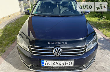 Універсал Volkswagen Passat 2012 в Луцьку