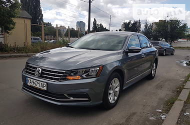 Седан Volkswagen Passat 2016 в Києві