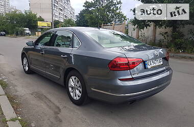 Седан Volkswagen Passat 2016 в Києві