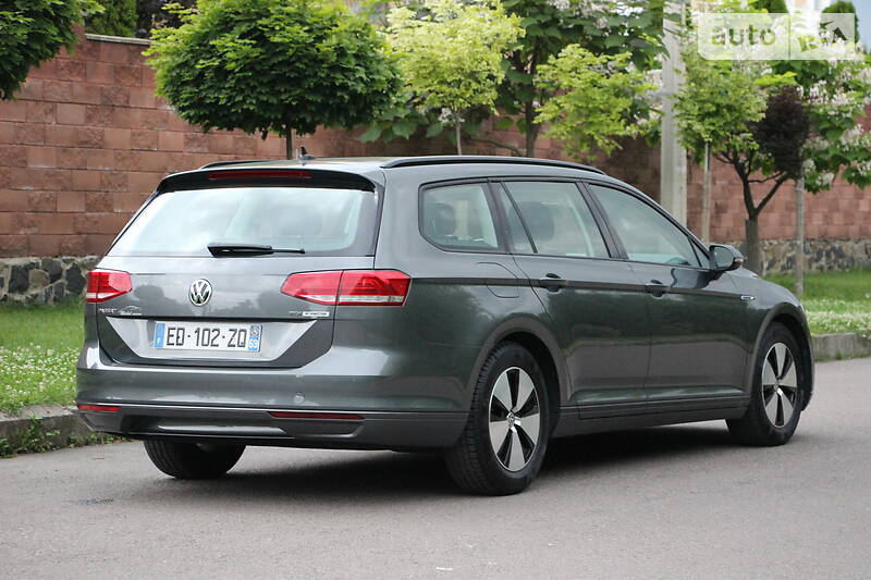 Універсал Volkswagen Passat 2016 в Рівному
