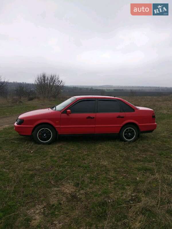 Седан Volkswagen Passat 1994 в Одесі