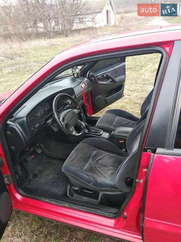 Седан Volkswagen Passat 1994 в Одесі