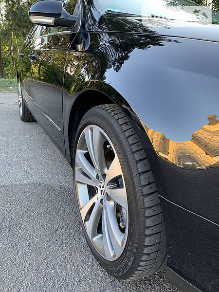 Універсал Volkswagen Passat 2010 в Києві