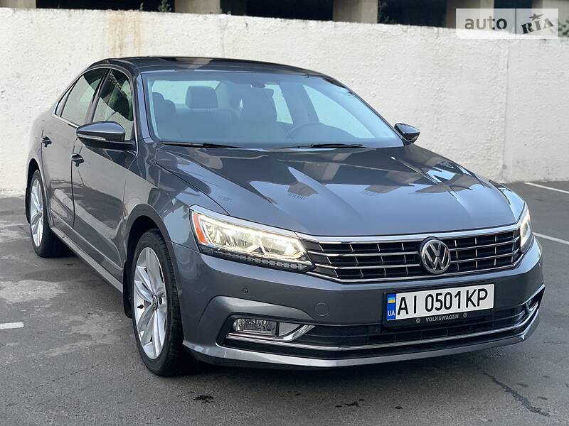 Седан Volkswagen Passat 2016 в Києві