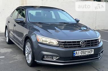 Седан Volkswagen Passat 2016 в Киеве