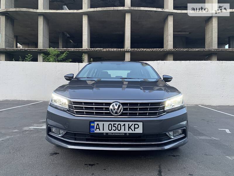 Седан Volkswagen Passat 2016 в Києві