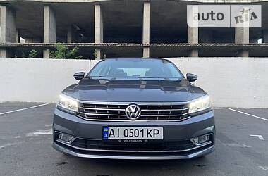 Седан Volkswagen Passat 2016 в Києві