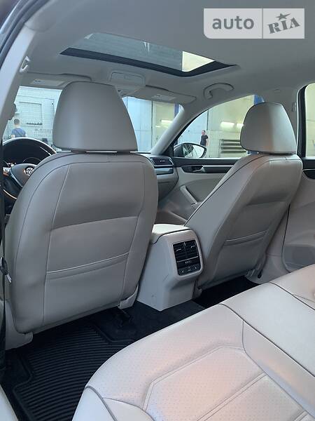 Седан Volkswagen Passat 2016 в Києві