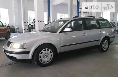 Універсал Volkswagen Passat 2000 в 