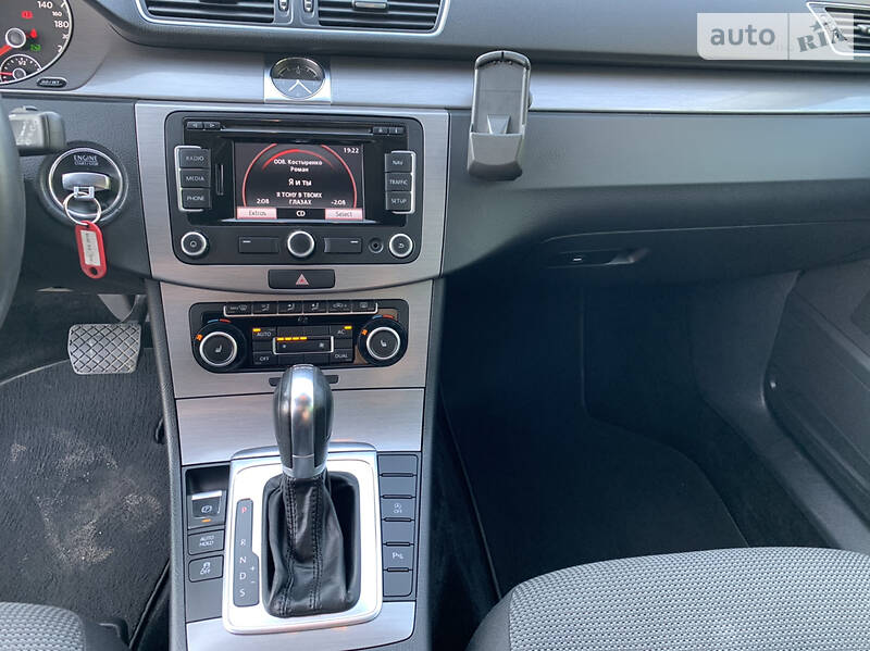 Універсал Volkswagen Passat 2011 в Коломиї