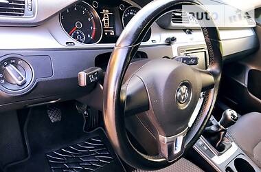 Седан Volkswagen Passat 2012 в 