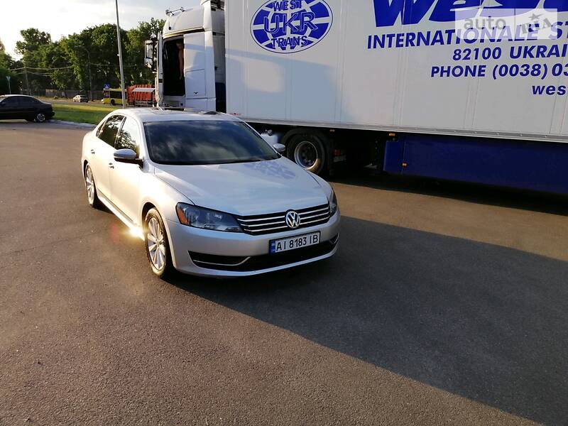 Седан Volkswagen Passat 2012 в Києві