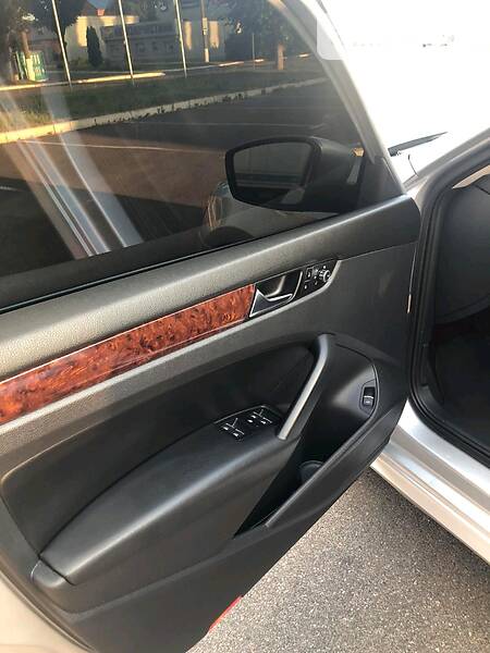 Седан Volkswagen Passat 2012 в Києві